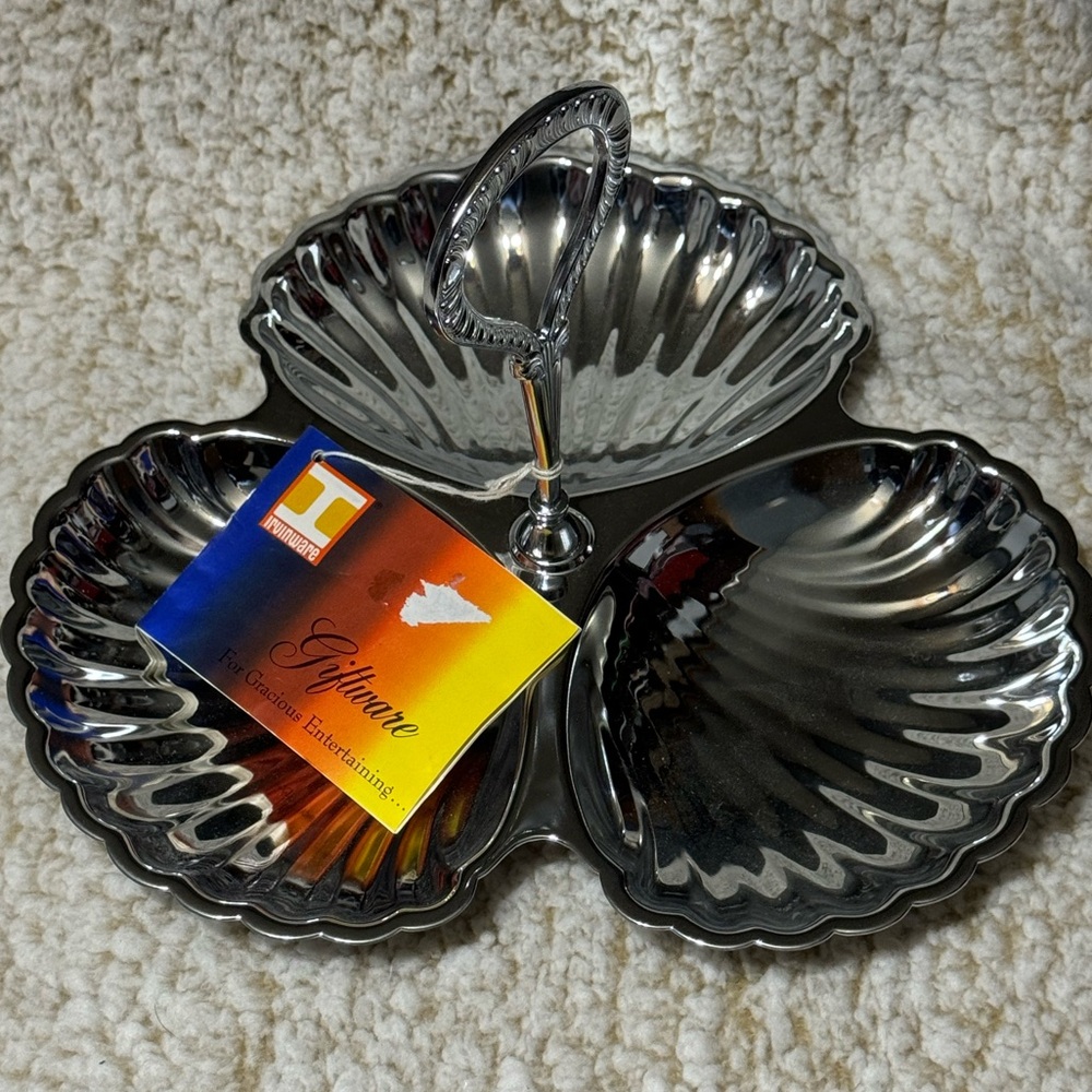 Irvinware Chrome Clamshell Serving Tray